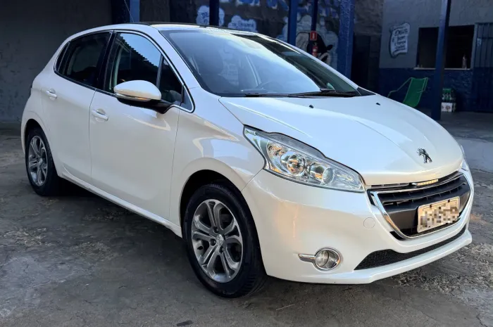 Peugeot 208 Griffe 1.6 Flex 16V 5P Mec. 2014