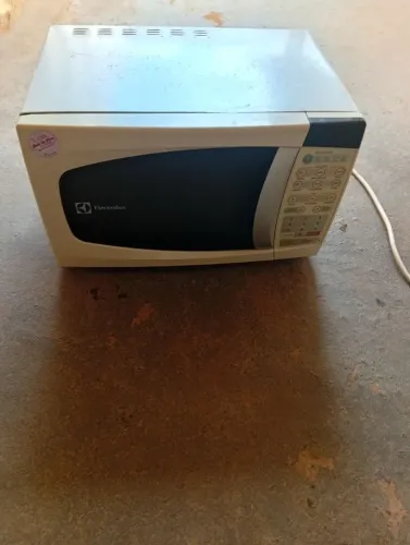 MICROONDAS COM DEFEITO 