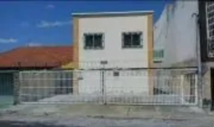 Sobrado para venda possui 98 m² com 4 quartos em Bela Vista - Fortaleza - CE