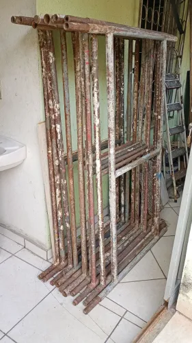 Vendo 10 peças de andaime