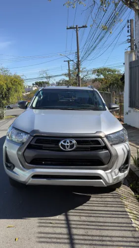 Toyota Hilux CD SR 4X4 2.8 TDI Diesel Aut. 2025