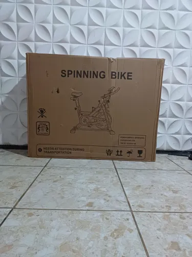 Bicicleta ergométrica spinning nova nunca usada não faço entrega