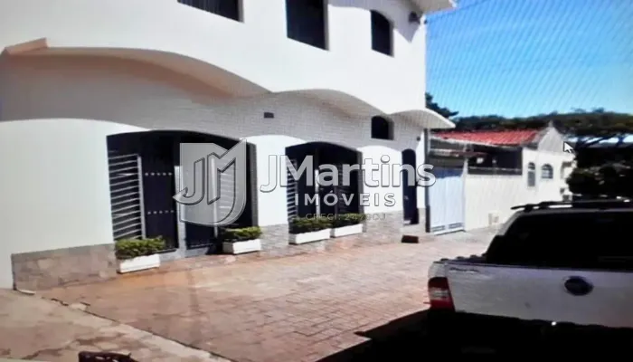 Sala comercial para venda ou locação na Vila Prado em São Carlos/SP.