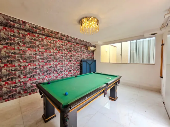 Sobrado Novo no Celina Park com 5 Quartos, 4 Suítes, Piscina e Cinema 333 m²