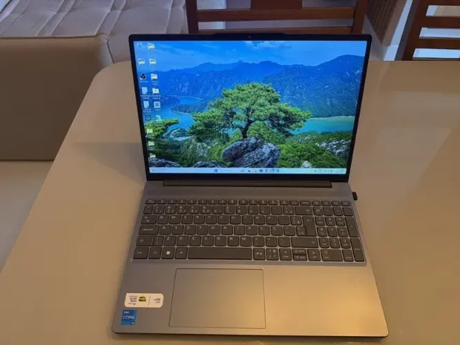 Notebook Lenovo IdeaPad Slim 3i Intel Core i5 13420H 8GB RAM 258 GB SSD 15,3" WUXGA Window
