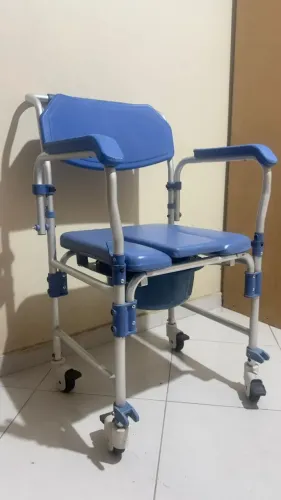 Cadeira de banho multifuncional