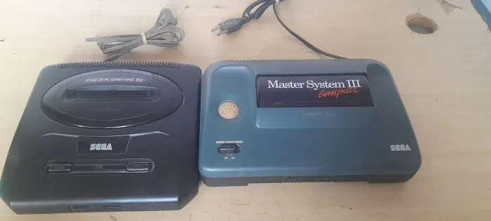 Vendo Master System e Mega drive