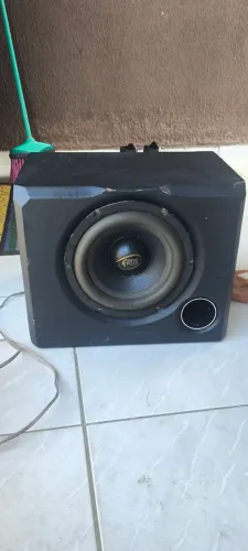 Vende-se caixa de grave com Subwoofer Eros 10" 450 RMS.
