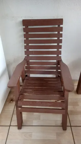 Cadeira em madeira infantil