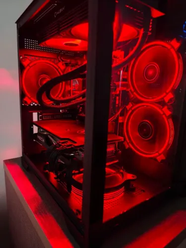 Pc gamer Ryzen 9600x com 6750 XT
