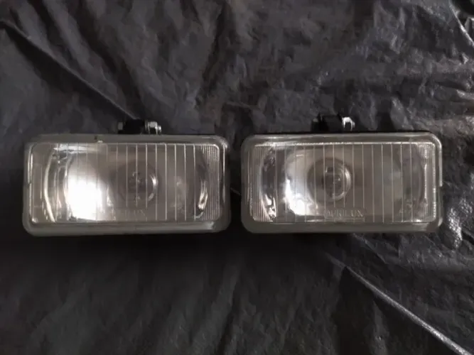 Par Farol Auxiliar Milha Neblina Retangular Universal (Usado), com lâmpadas