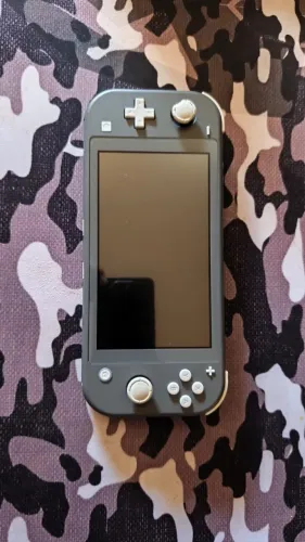 NINTENDO SWITCH LITE DESBLOQUEADO 128GB - USADO