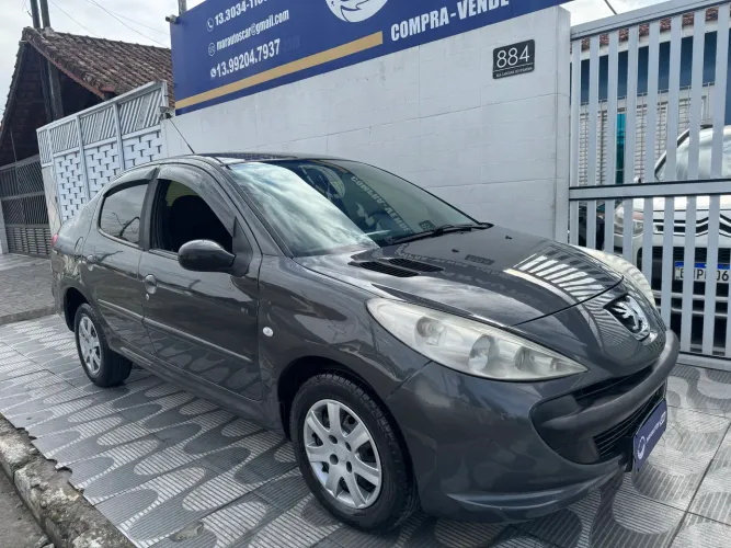 Peugeot 207 Sedan Passion XR 1.4 Flex 8V 4P 2011