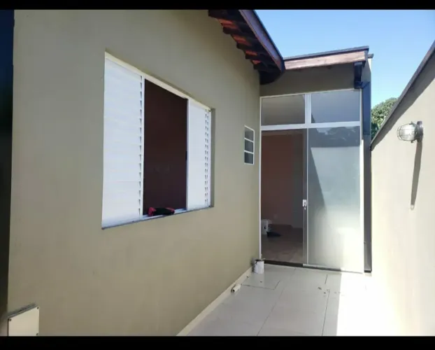 Kitnet/conjugado para aluguel possui 50 metros quadrados com 1 quarto