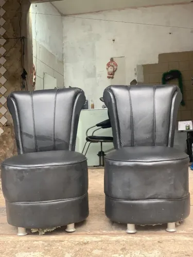 Poltronas em ótimo estado lindas em couro 