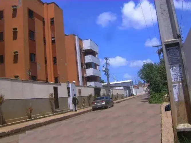 Vendo AP no condomínio Renata.( Residencial pinheiros- Cohama)