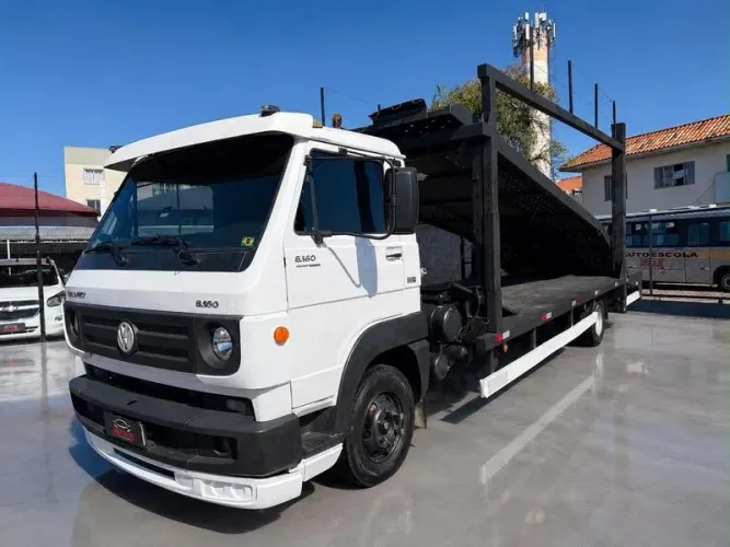 VOLKSWAGEN 8-160 - GUINCHO PLATAFORMA PARA 4 CARROS.