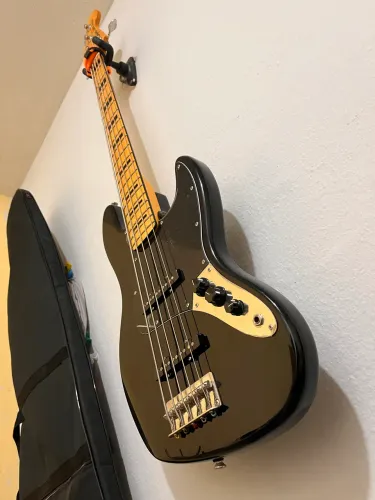 Baixo Squier Classic Vibe