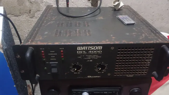 Som completo muito bom pra igreja casa ou pequenos eventos 