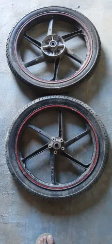 VENDO RODAS COM PNEUS