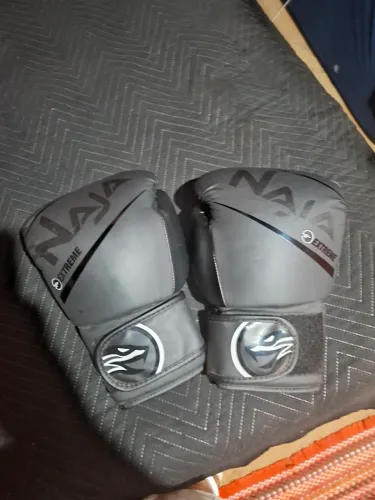 Luva de boxe NAJA seminova cor preta, 14 oz