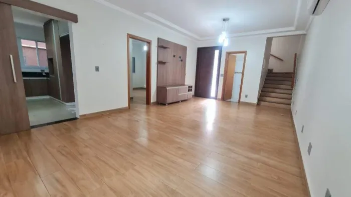 Casa com moveis planejados no Vila Romana | Só aqui na Imobiliária Rosa e Rangel
