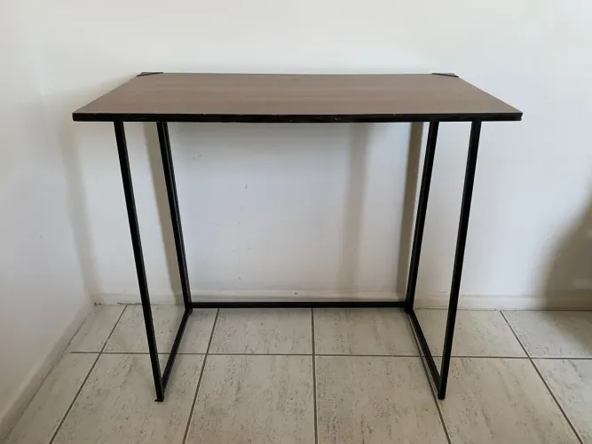 Mesa/ escrivaninha dobrável
