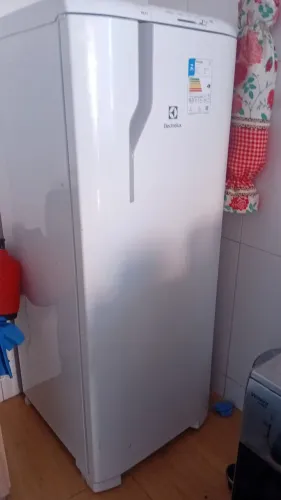 Vendo Geladeira Electrolux