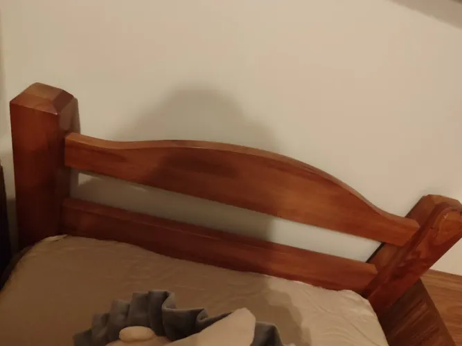 Cama solteiro de madeira maciça  para colchão 188x88