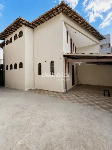 Casa para locação com 4 quartos (1 suíte) e 4 vagas, Planalto, Belo Horizonte, MG