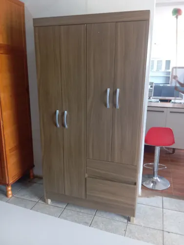 Guarda roupa novo