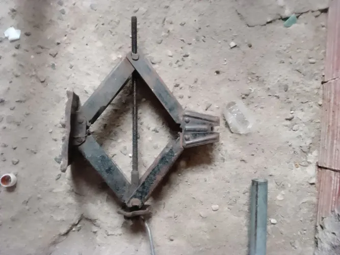 Para vender kit para trocar pneu 
