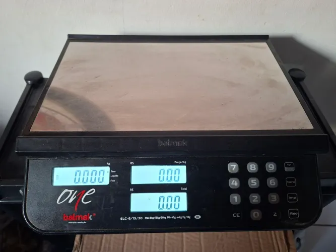 Balança digital comercial balmak 40kg semi nova funcionando perfeitamente