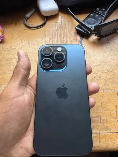 IPhone 15 Pro Semi novo 