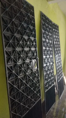 Portão grande 2,10m de largura 2,25 altura
