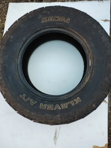 Pneu  LT265/70 R17