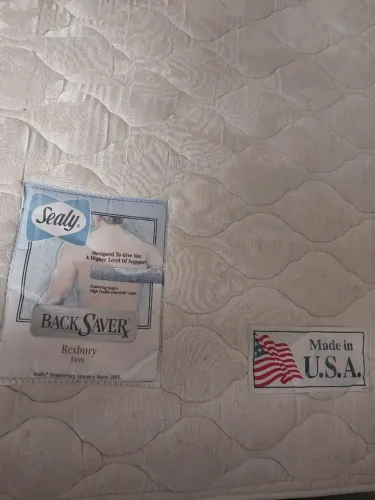 colchão e box com rodizios Sealy Back Saver solteiro $650