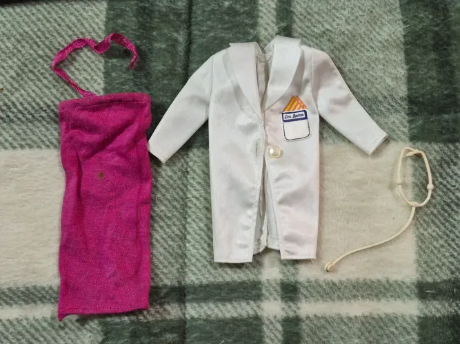 Boneca roupa da barbie estrela doutora