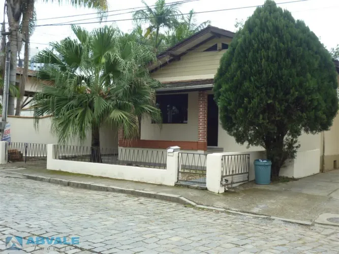 Blumenau - Casa Padrão - Garcia
