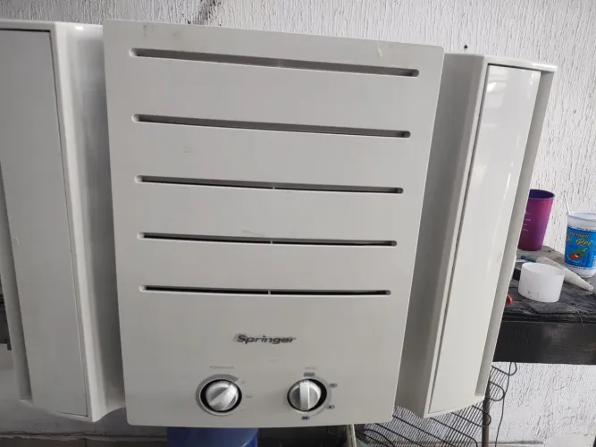 Ar condicionado Springer já higienizado 10.000 BTUs funcionando aceito Pix entrego