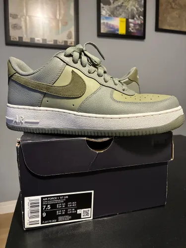 Nike Air Force 1 07 lv8 dark stucco médium olive original BR 39