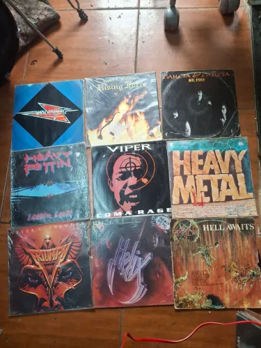 2000 discos de rock metal mpb e pop.cds e DVDs