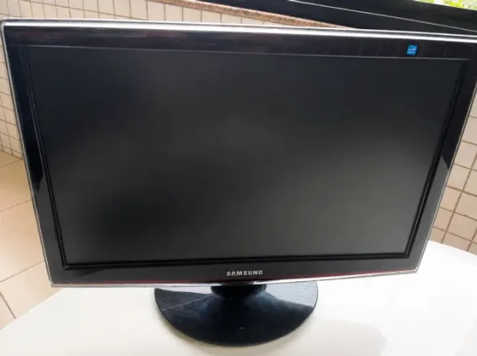 TV monitor 32 polegadas