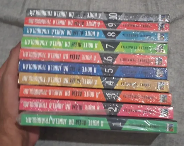 A a noite além da janela triangular 1 ao 10 (Completo e Lacrado). Coleção de mangás.