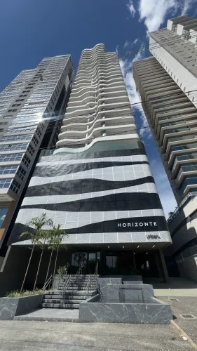 Apartamento de Alto Padrão com 4 Suítes à Venda no Horizonte Urban  Orla de Palmas