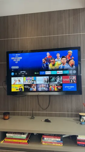 TV 42? Panasonic LCD + Fire Stick HD com comando Alexa