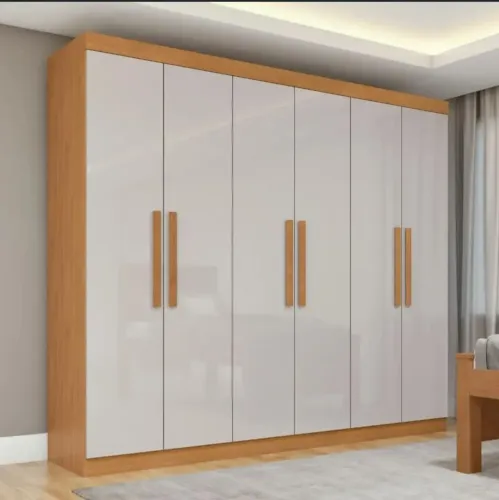 Vendo Guarda roupa 6 portas novo!! Pouco tempo de uso