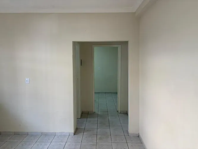 Barracão no setor Cachoeira Dourado de 80 m², todo reformado, com 2 quartos, cozinha ameri