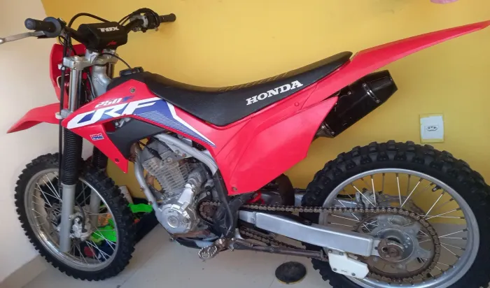 Vendo crf250 ano 2022 R$ 19.500 mil