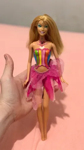 Barbie Elina/Fada do Campo (Fairytopia A Magia do Arco-Íris) 